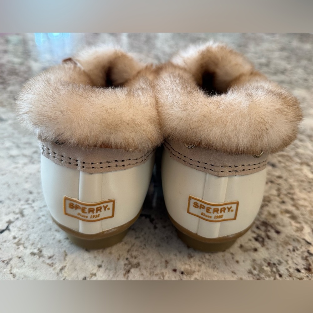 Sperry Saltwater White and Tan Winter Boots for Ultimate Comfort - Picture 3 of 7